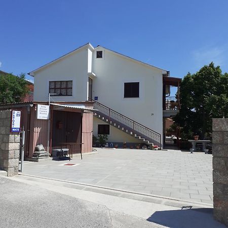 Apartmani Mate Vrban Karlobag Exterior foto